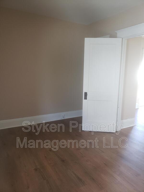 609 N Dearborn Ave, Kankakee, IL 60901 Condo for Rent in Kankakee, IL