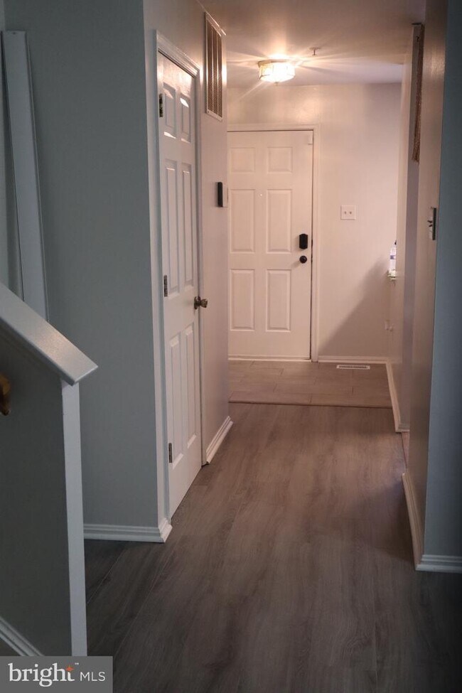 Building Photo - 7211 Goblet Ct