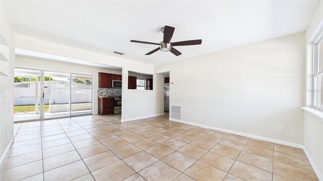 Foto del edificio - 4418 W Fairview Heights