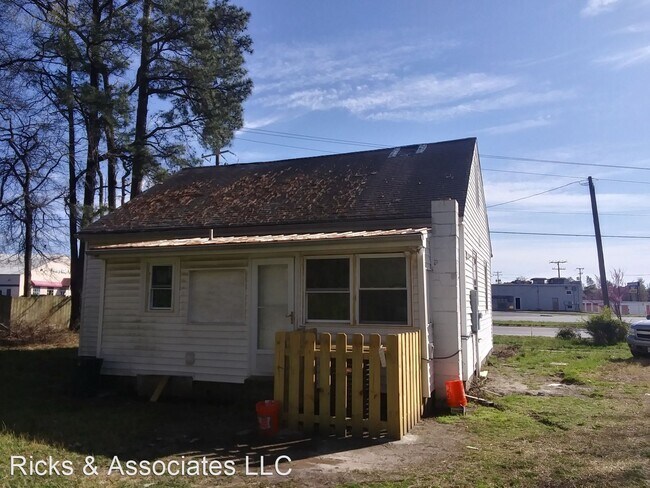 Foto del edificio - 4 br, 1 bath House - 10134 Robious Road