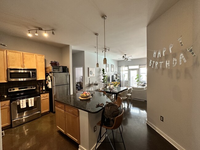 Building Photo - 3000 Vanderbilt Pl