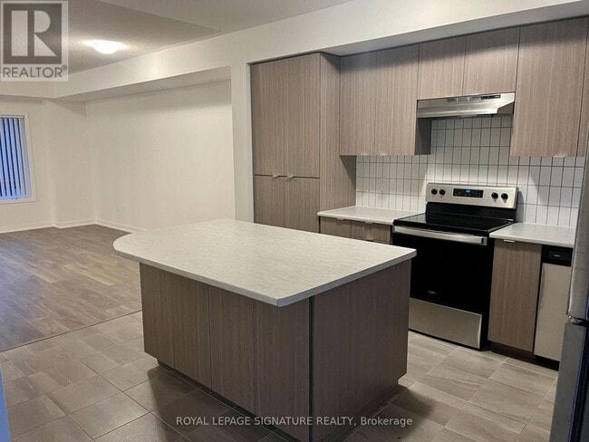 Photo du bâtiment - 1525 Kingston Rd
