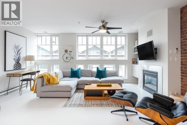 Building Photo - 1072 Hamilton St