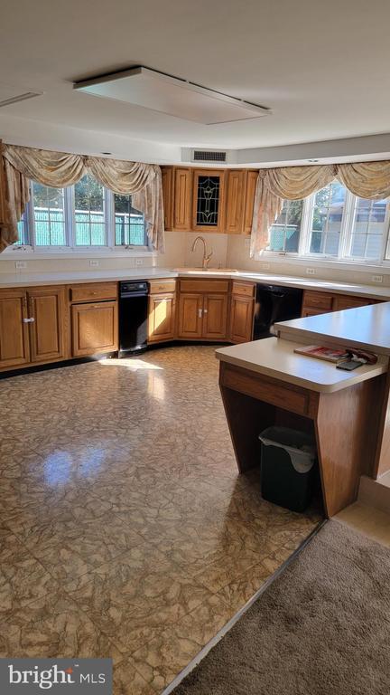 Foto del edificio - 8027 Narvon St