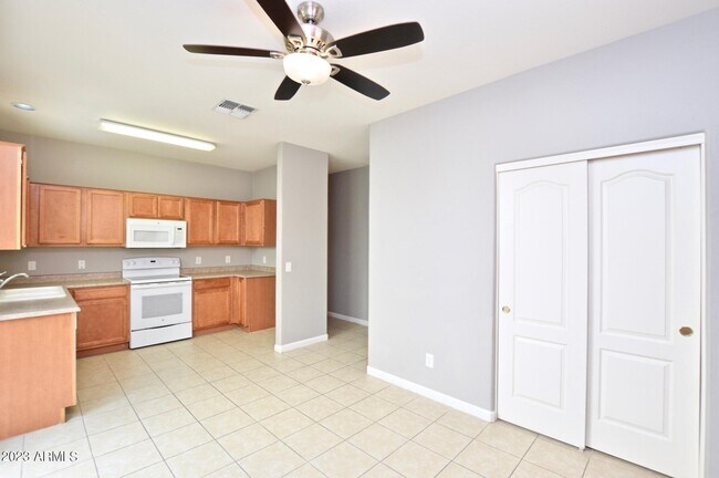 Foto del edificio - 6622 W Taylor St