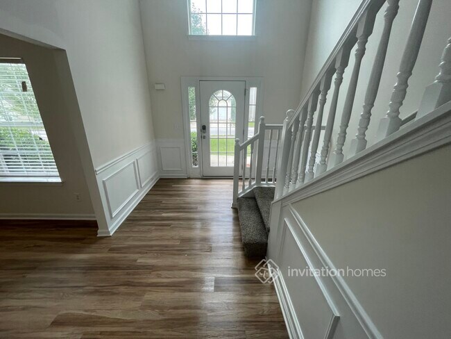 Building Photo - 425 Baywood Way