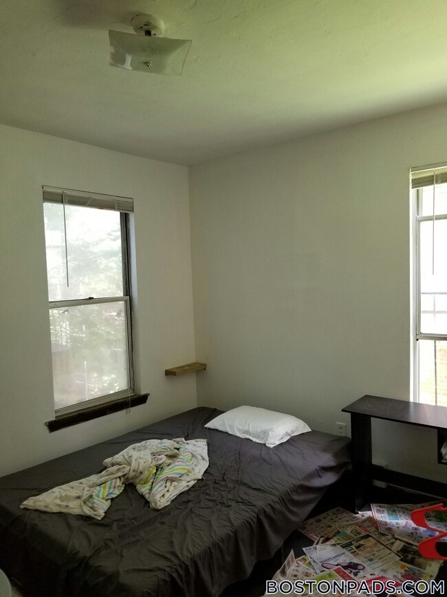 Building Photo - 10 Parker Hill Ave