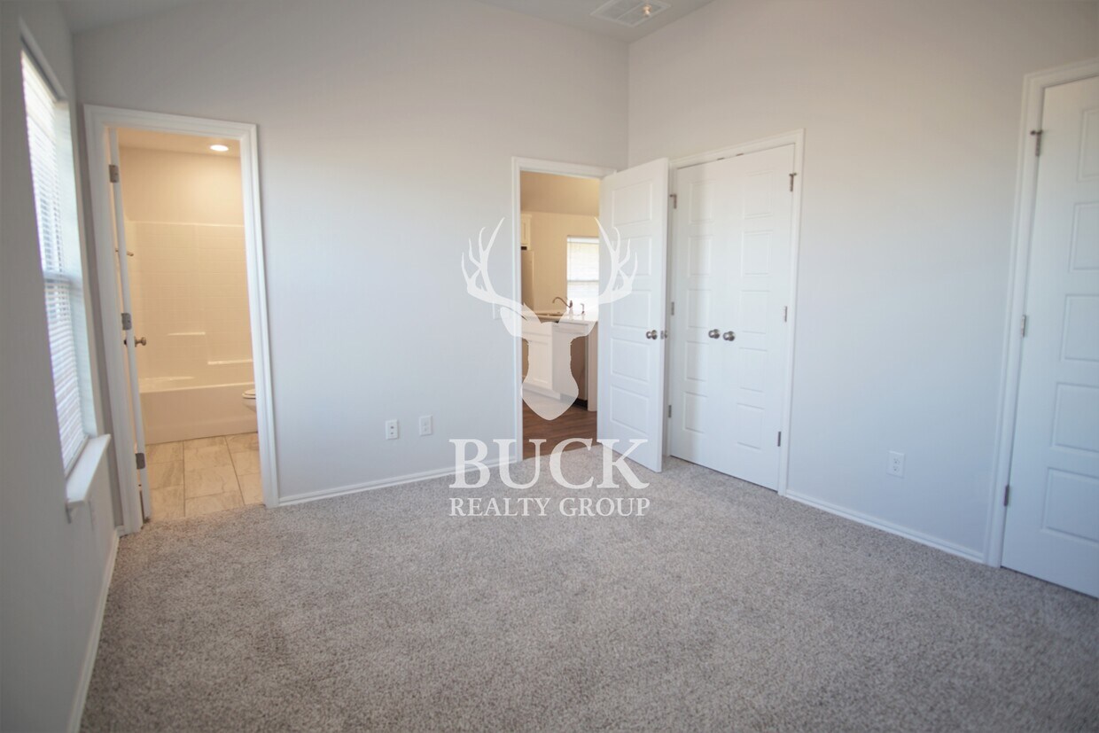 Foto principal - 2509 NW 199th St