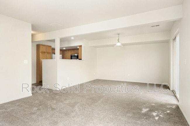 Foto del edificio - 220 Patton Ave