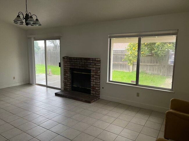 Foto del edificio - 2825 Woodland Ave