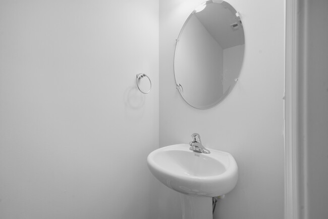 Foto del edificio - 1250 E 7th St