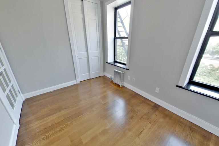 Foto del edificio - 326 E 100th St