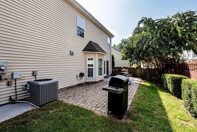 Building Photo - Spacious 4-Bedroom Home in Desirable Knoxv...