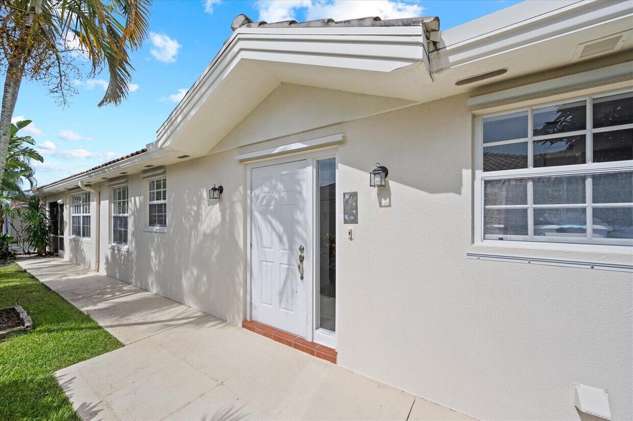 Foto principal - 7862 North Fork Dr