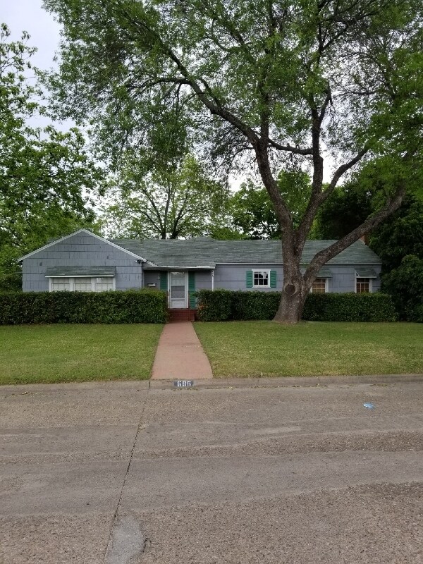 Primary Photo - 606 Bryson St