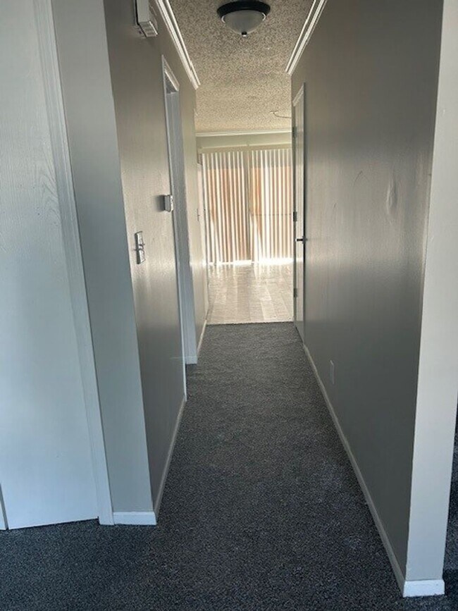 Foto del edificio - Beautiful 2bd 1.5 bath town home for rent ...
