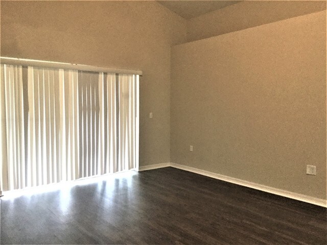 Foto del edificio - 2042 Black Hawk St