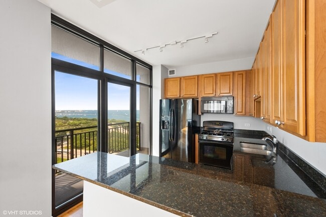 Building Photo - 233 E 13th St