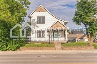 Building Photo - 1917 N College Ave