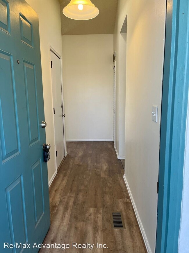 Building Photo - 3 br, 1 bath House - 3975 Beltana Drive