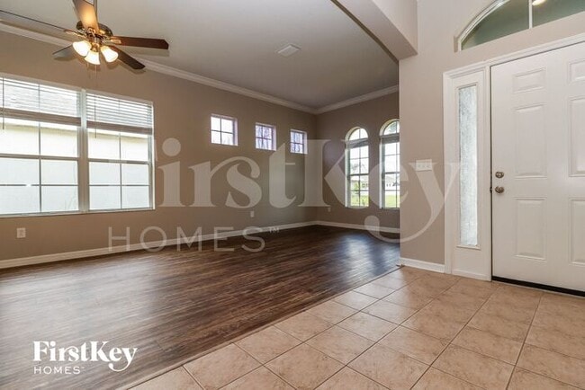 Foto del edificio - 7727 Stoney Hill Dr