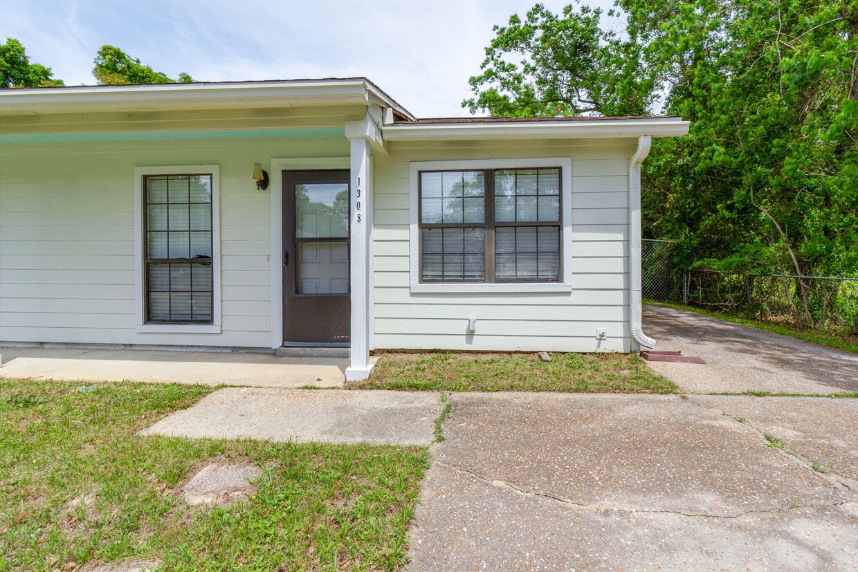 1308 Keturah St, Niceville, FL 32578 Townhome Rentals in Niceville FL