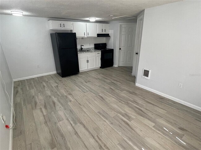 Building Photo - 14003 Candy Ct