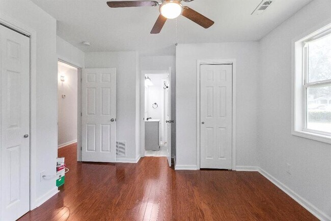 Foto del edificio - 4144 Canby Ln
