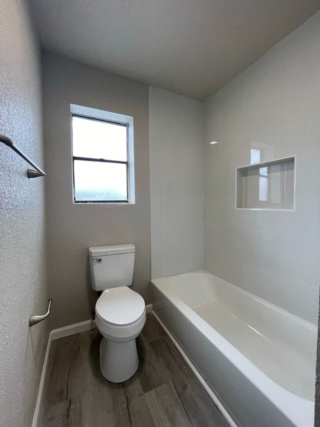 Building Photo - 6019B Bedford Dr. Beaumont, TX 77708