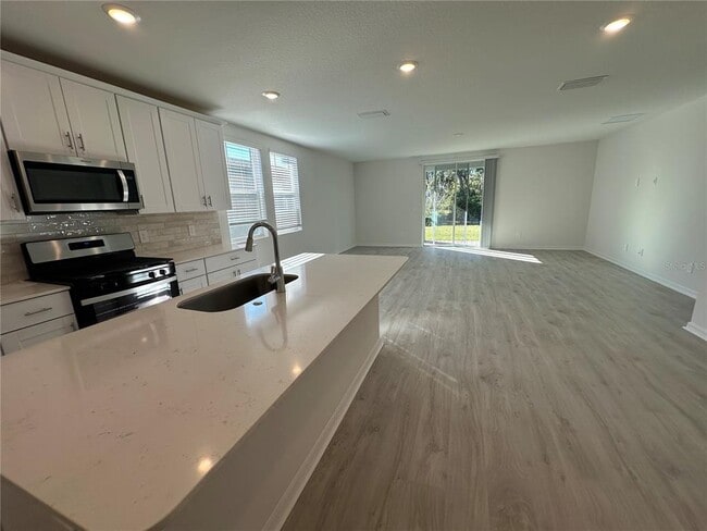 Foto del edificio - 5140 Springrise Dr