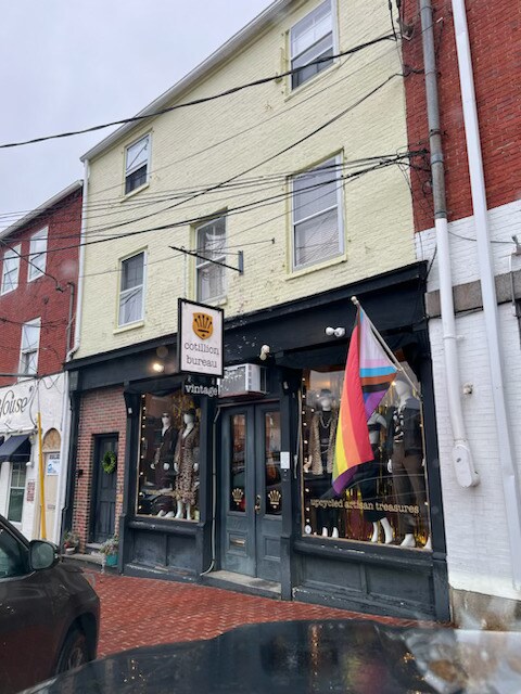Street Front - 61 Bow St