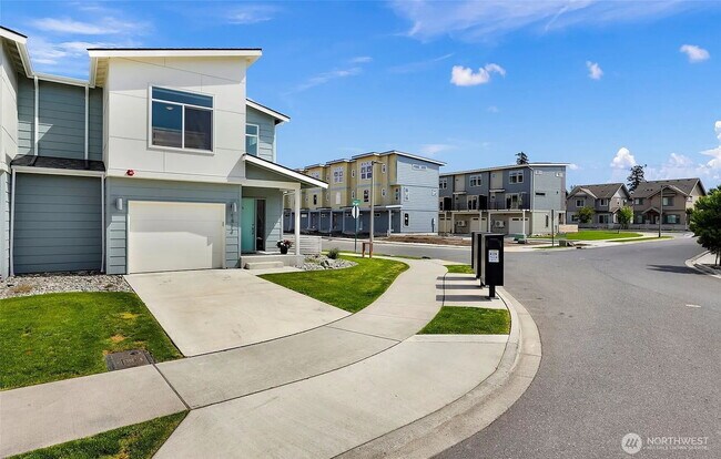 Building Photo - Modern 3-bedroom with Fully Fenced Yard in...