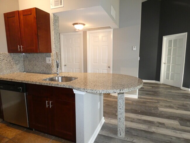 Foto del edificio - 2850 N Oakland Forest Dr