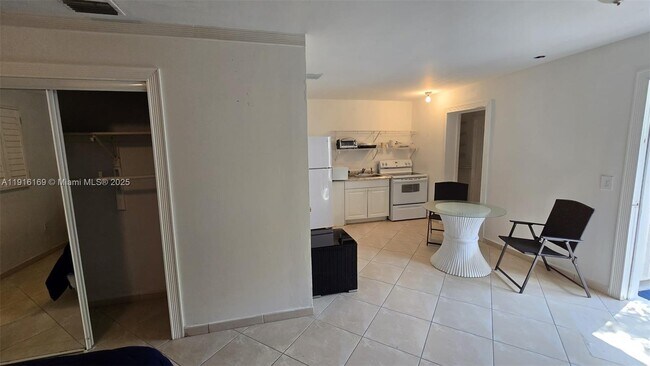 Foto del edificio - 1901 SW 2nd Ave