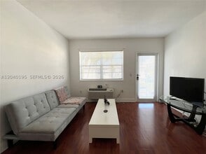 Building Photo - 450 77th St