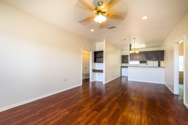 Foto del edificio - Bear Gardens Apartments