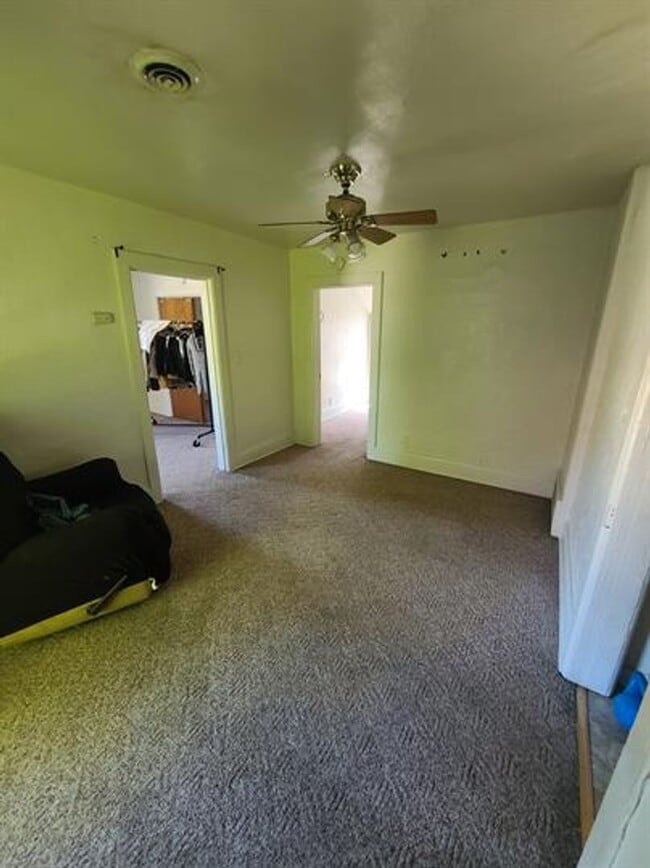 Foto del edificio - 1323 Shore Dr