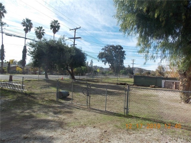 Building Photo - 22600 Ellis Ave