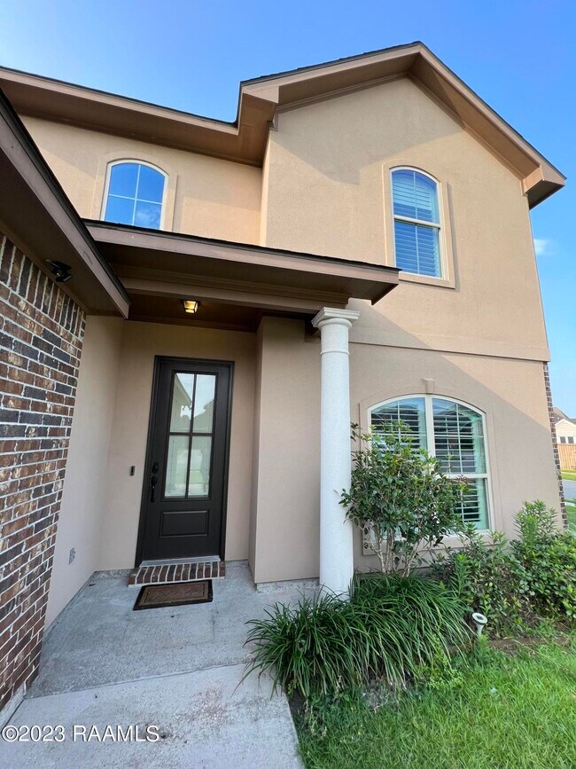 Foto del edificio - 300 Cautillion Dr