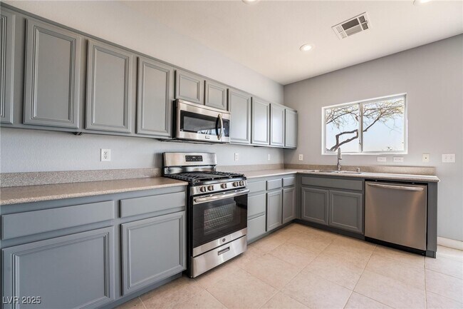 Foto del edificio - 5555 W Sun Temple Ave