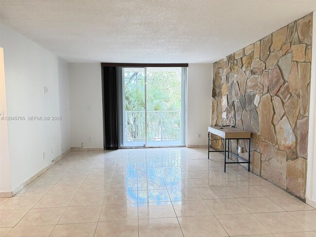 Foto del edificio - 8411 NW 8th St