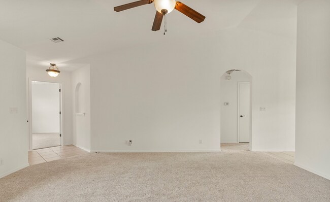 Foto del edificio - Glenpool 4 Bed 2 Bath with Open and Split ...