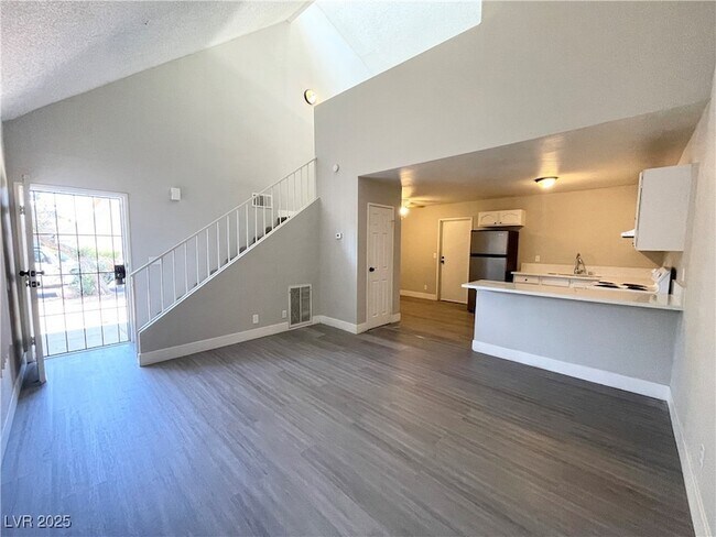 Foto del edificio - 5187 Garden Ln