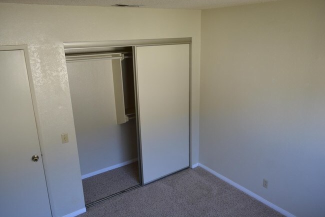 Foto del edificio - 800 S Anza St