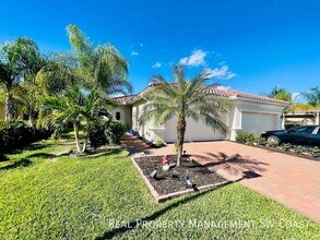 Building Photo - 2555 Vine Ave