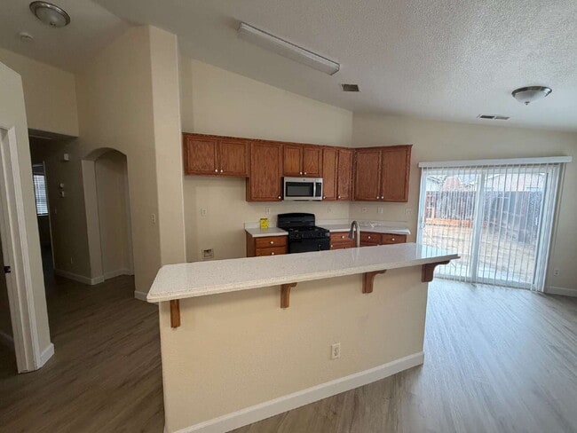 Building Photo - TWO WEEKS FREE RENT  "Charming 4-Bedroom Gem with 2 Full Baths in Merced – Spacious 1,515 Sq Ft H...