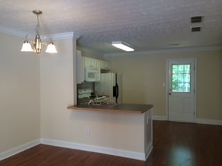 Building Photo - Condo on Westside - Available February