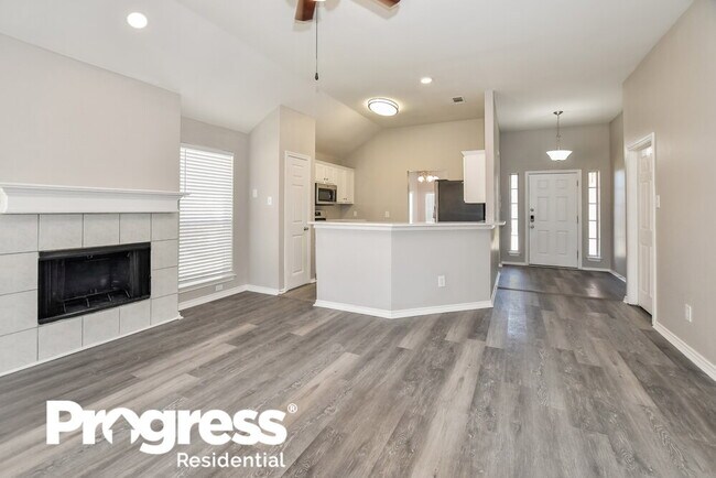 Building Photo - 717 Rockett Ln