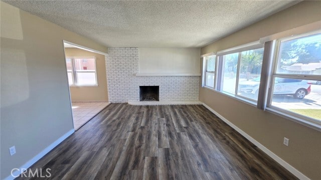 Building Photo - 8427 Oleander Ave