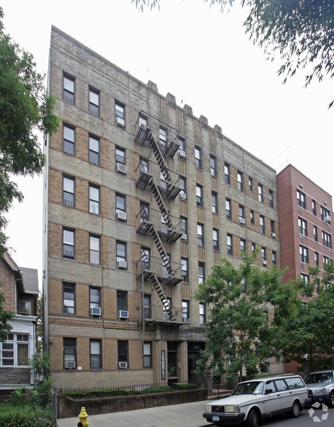 Foto del edificio - 395 Stratford Rd